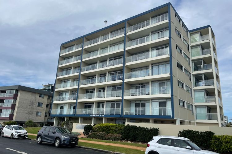 Oceanic 28 – On The Beach!