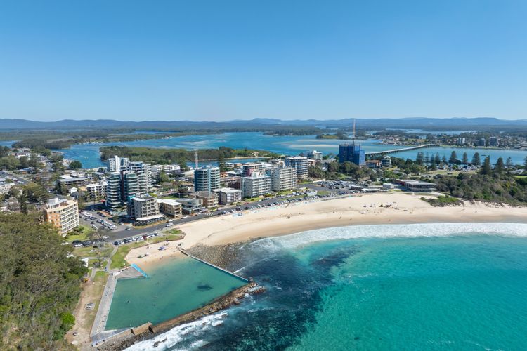 Oceanic 28 – On The Beach!