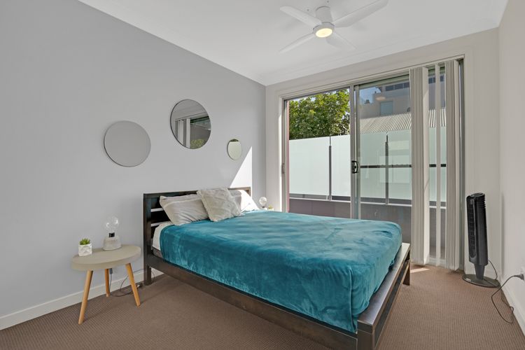 Reflections G01 – On The Lake!