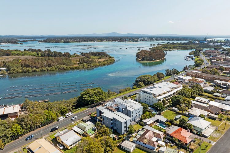 Reflections G01 – On The Lake!