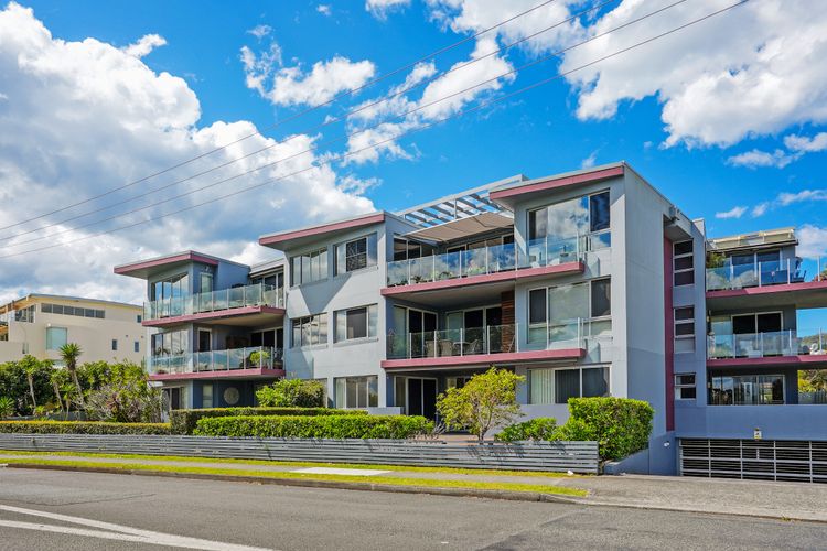 Reflections G01 – On The Lake!