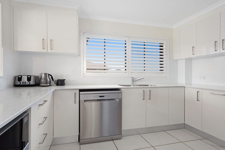 Surfspray 4 – Pebbly Beach