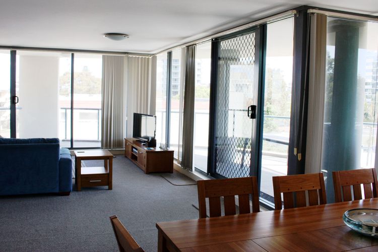 Twin Pines 401 – CBD Location