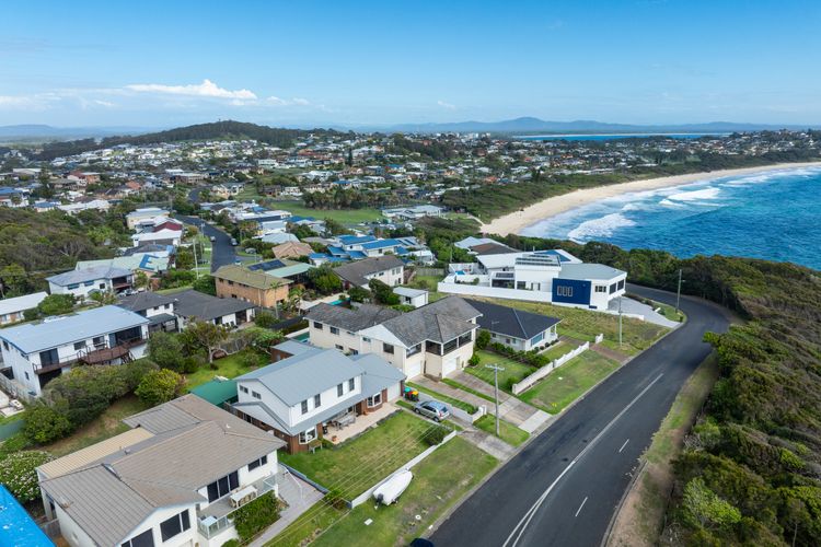 Noah’s 46 Cliff Road