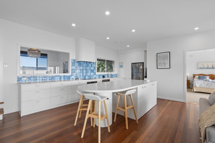 Noah’s 46 Cliff Road