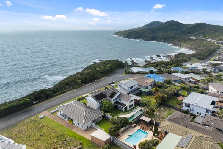 Noah’s 46 Cliff Road