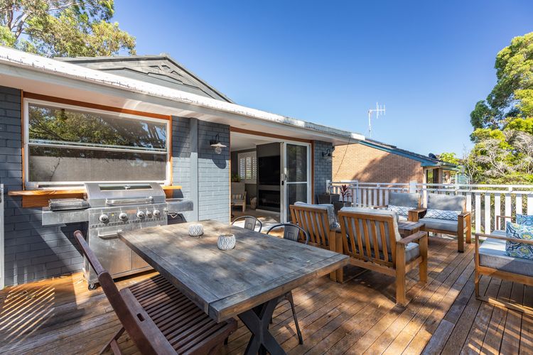 Deckhouse on Daphne – 25 Daphne Street