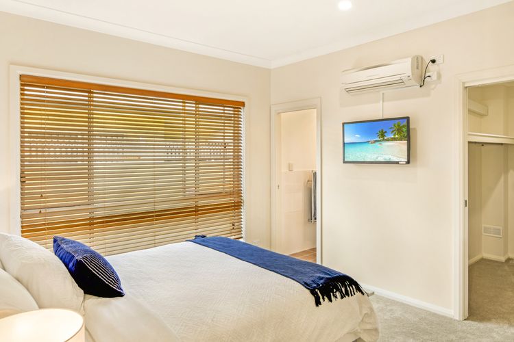 Laguna By The Beach at Black Head | Relax | Explore | Swim