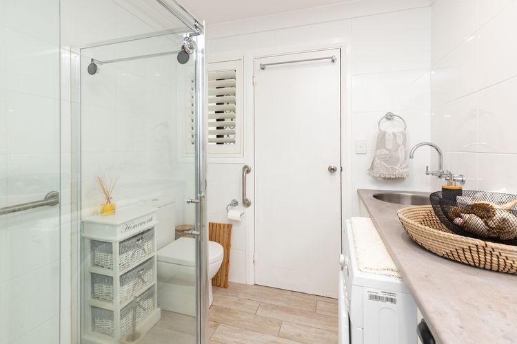 Little Goldens @ Fays