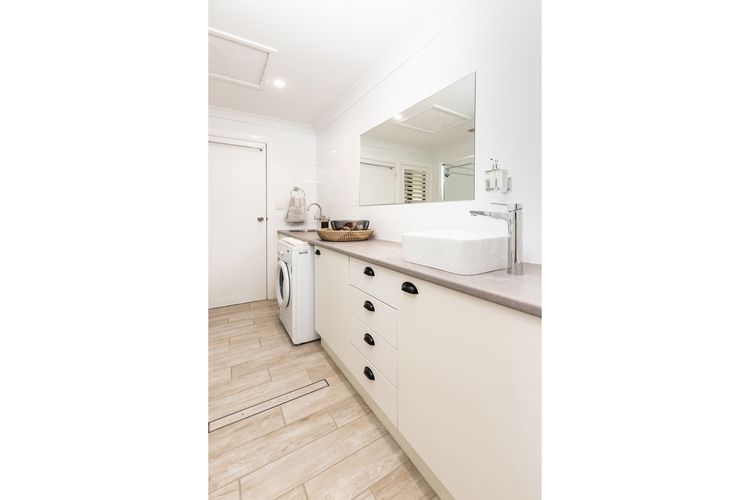 Little Goldens @ Fays