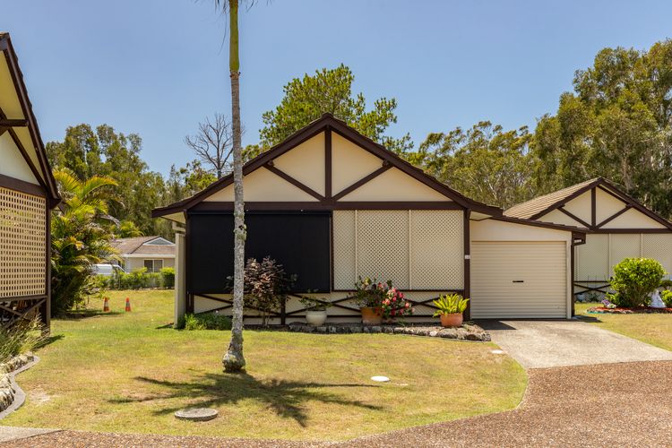 Little Goldens @ Fays