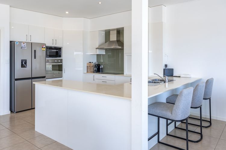 16/21A Red Head Road