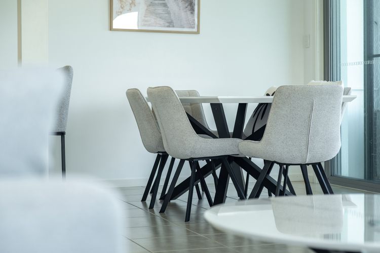 16/21A Red Head Road