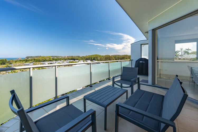 16/21A Red Head Road