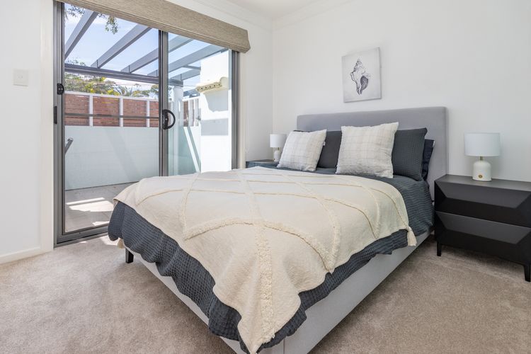 16/21A Red Head Road