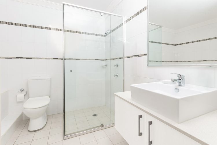 16/21A Red Head Road