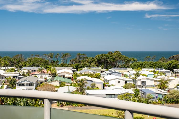 16/21A Red Head Road