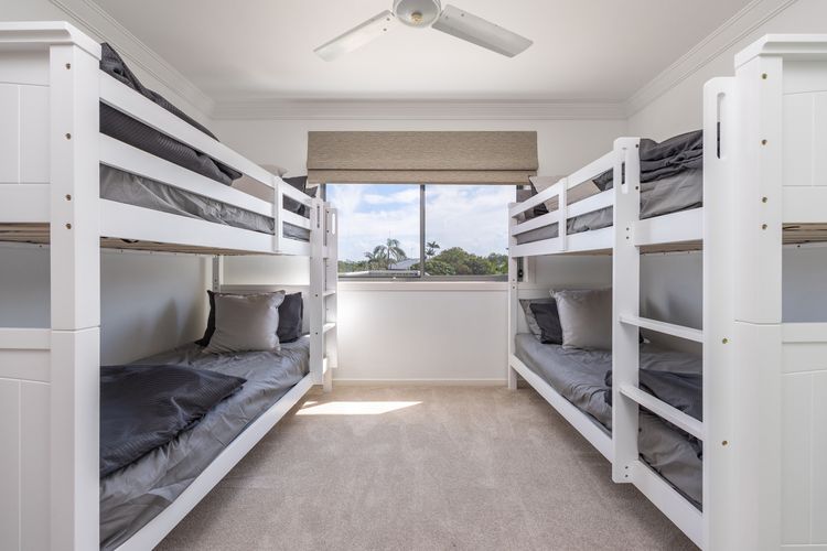 16/21A Red Head Road