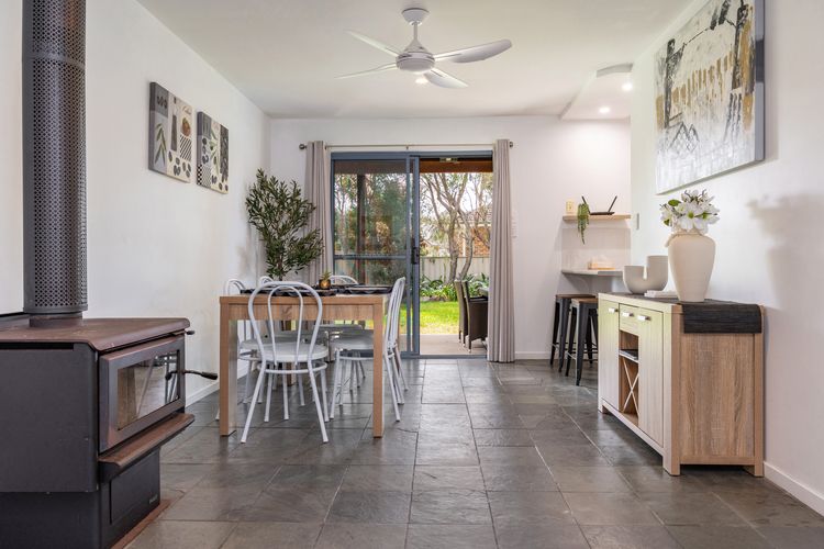 Forster Haven on Karloo – Bright, Stylish & Central