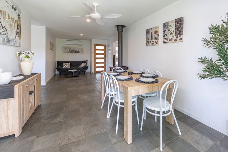 Forster Haven on Karloo – Bright, Stylish & Central