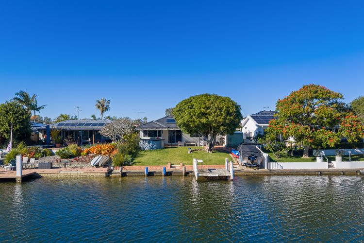 4 Murray Avenue