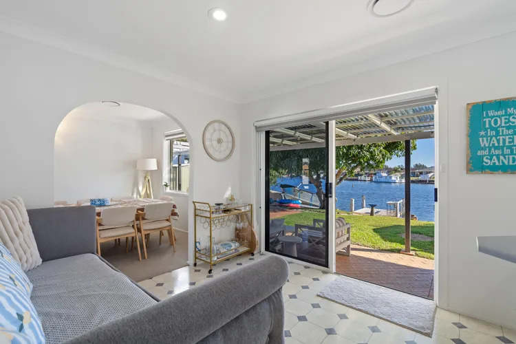 4 Murray Avenue