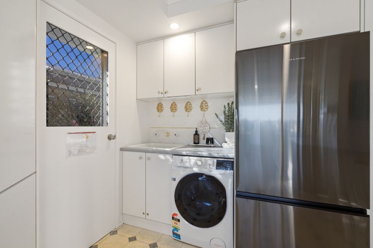 4 Murray Avenue