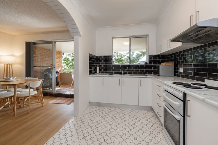 The Pines Coastal Retreat | Walk to Beach, BBQ, Sleeps 6