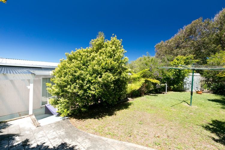 Stylish Coastal Charm at 15 Seaview Street