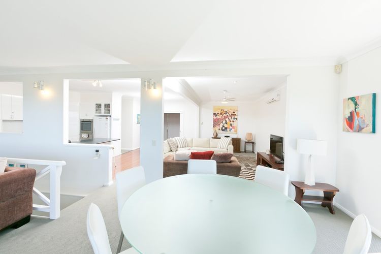 Stylish Coastal Charm at 15 Seaview Street