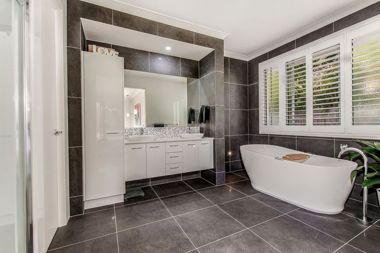 5 Aspera Place