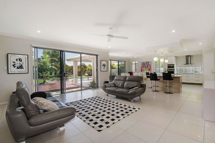 5 Aspera Place