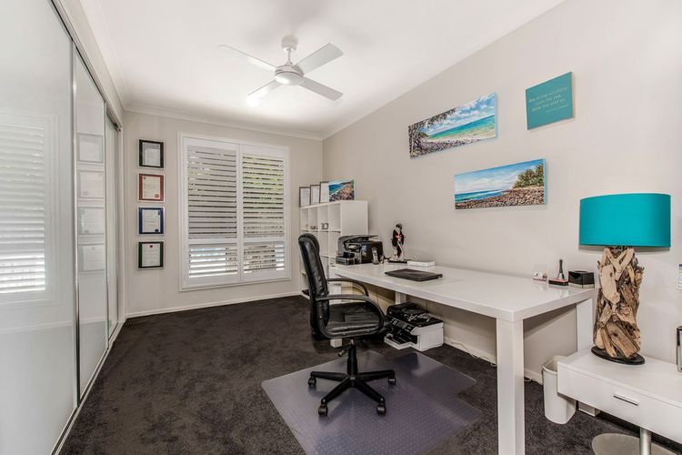 5 Aspera Place