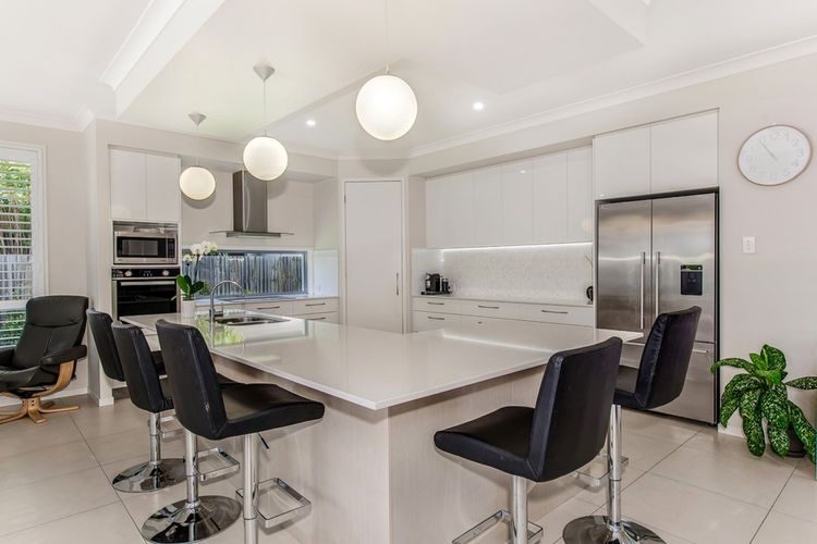 5 Aspera Place