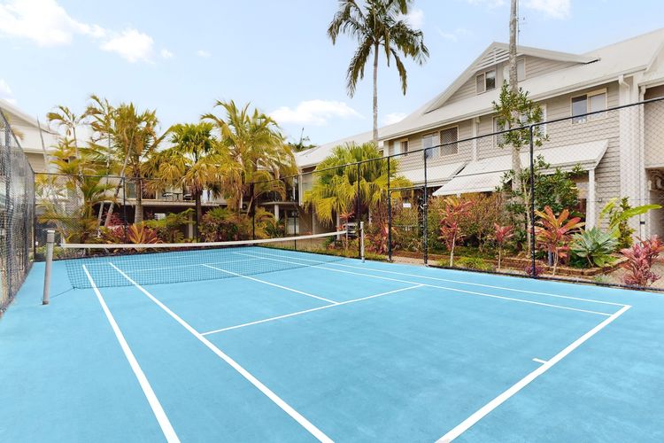 6 Pelican Beach Resort