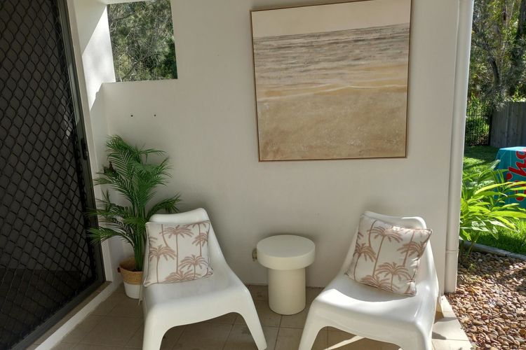 106 Ivory