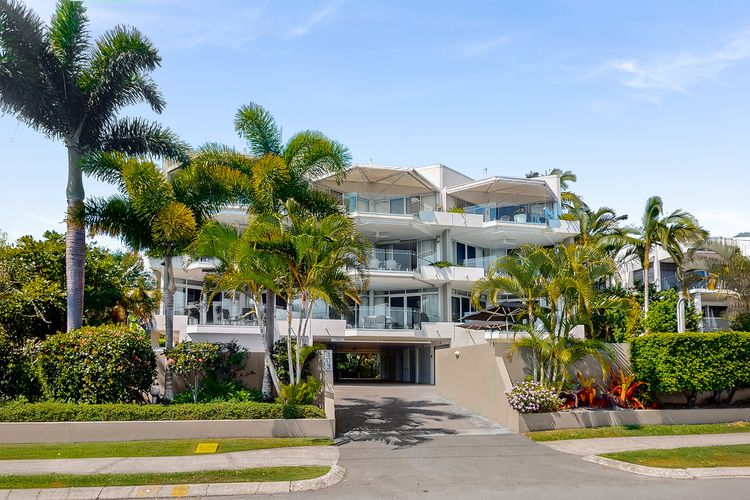 2 Noosa Moorings