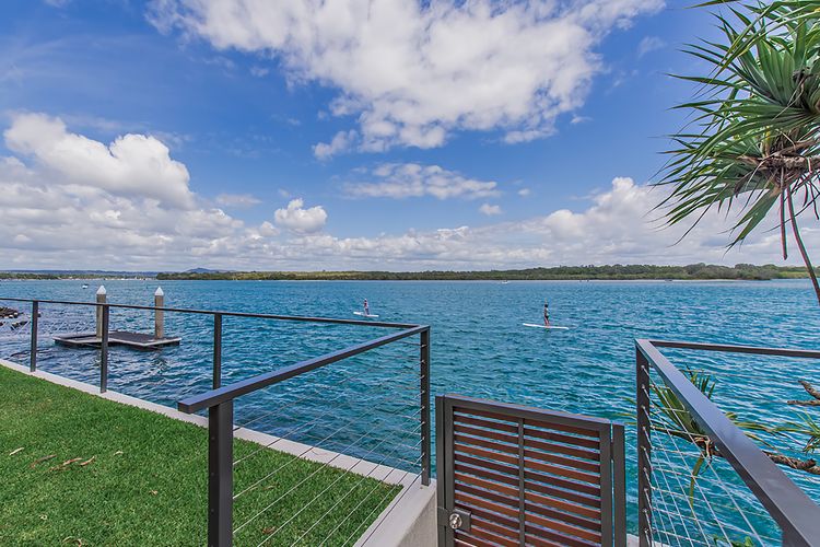 3 Mariners Point