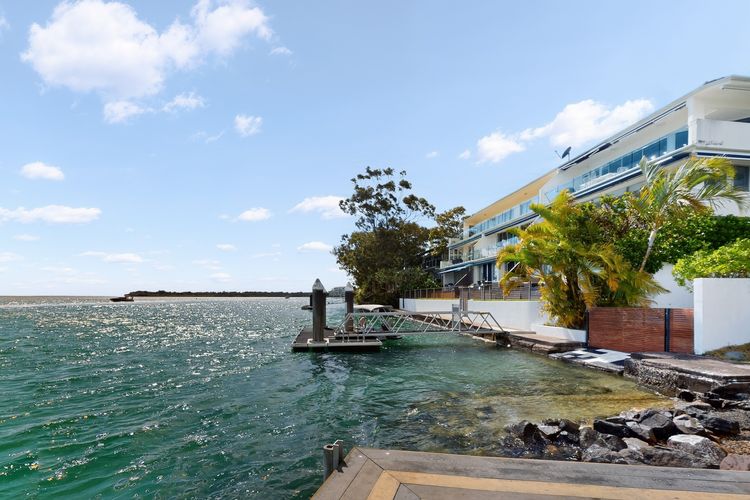 3 Mariners Point