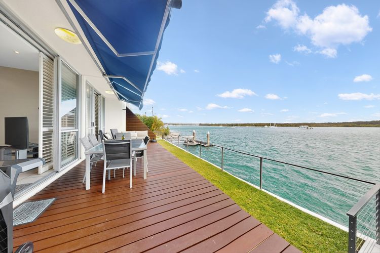 3 Mariners Point