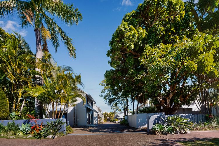 7 Pelican Beach Resort