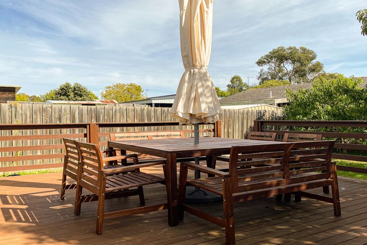 Mid-Century Coastal Retreat