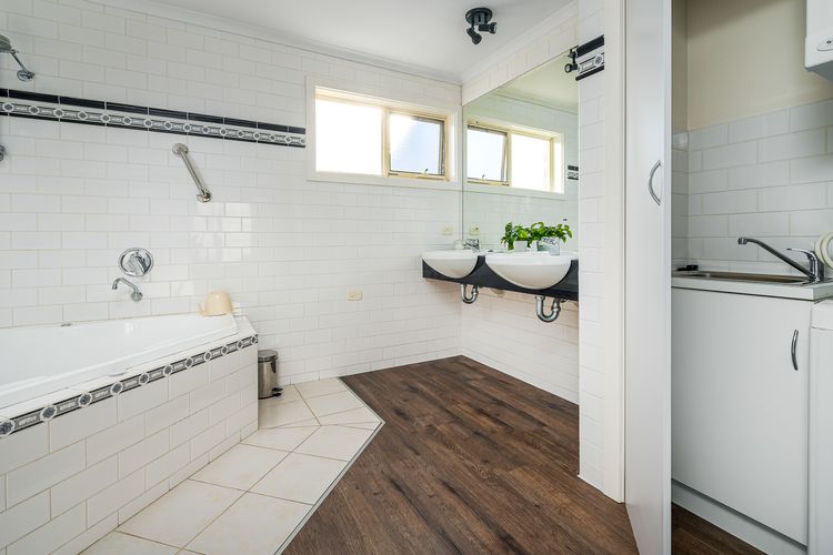 Sunshine Retreat Villa 1