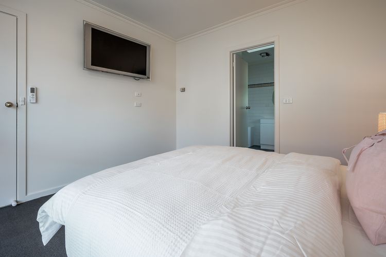 Sunshine Retreat Villa 7