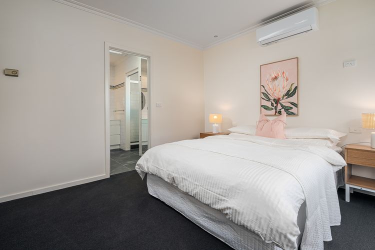 Sunshine Retreat Villa 7