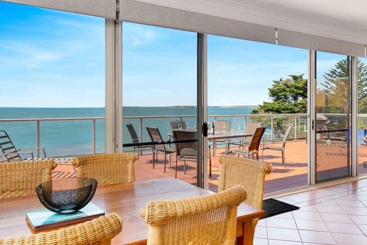 Beachfront Penthouse Cowes