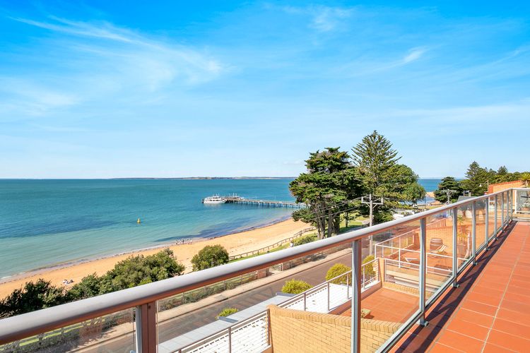 Beachfront Penthouse Cowes