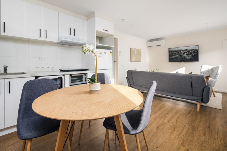 Sunshine Retreat Villa 8