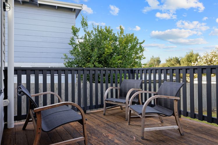 Broadwater Coastal Cottage