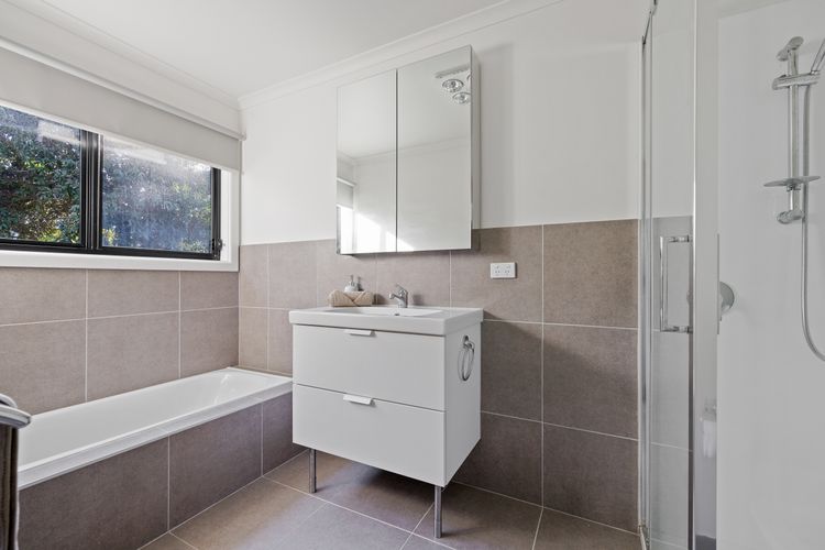 Broadwater Coastal Cottage